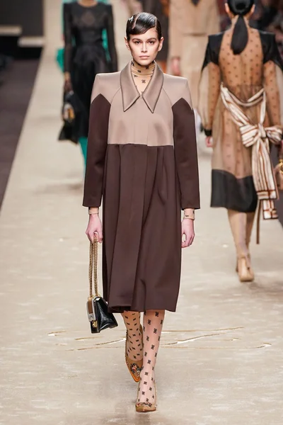 Look 38